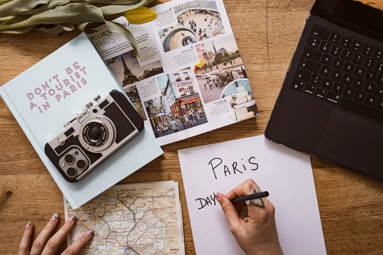 Rover experiences contact paris