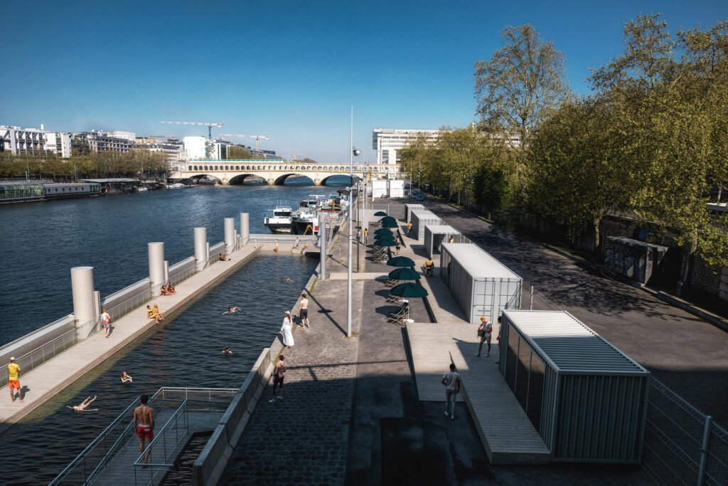 swimming in the seine - Paris - bercy